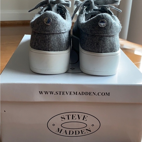 New in Box, Steve Madden Bertie platform sneakers in gray flannel size 7.5 - Picture 4 of 6
